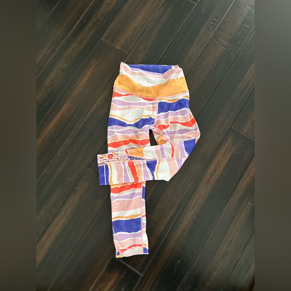 Lululemon leggings size 4